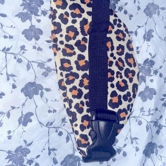 Cheetah Print Fanny Pack - Picture 3 of 3